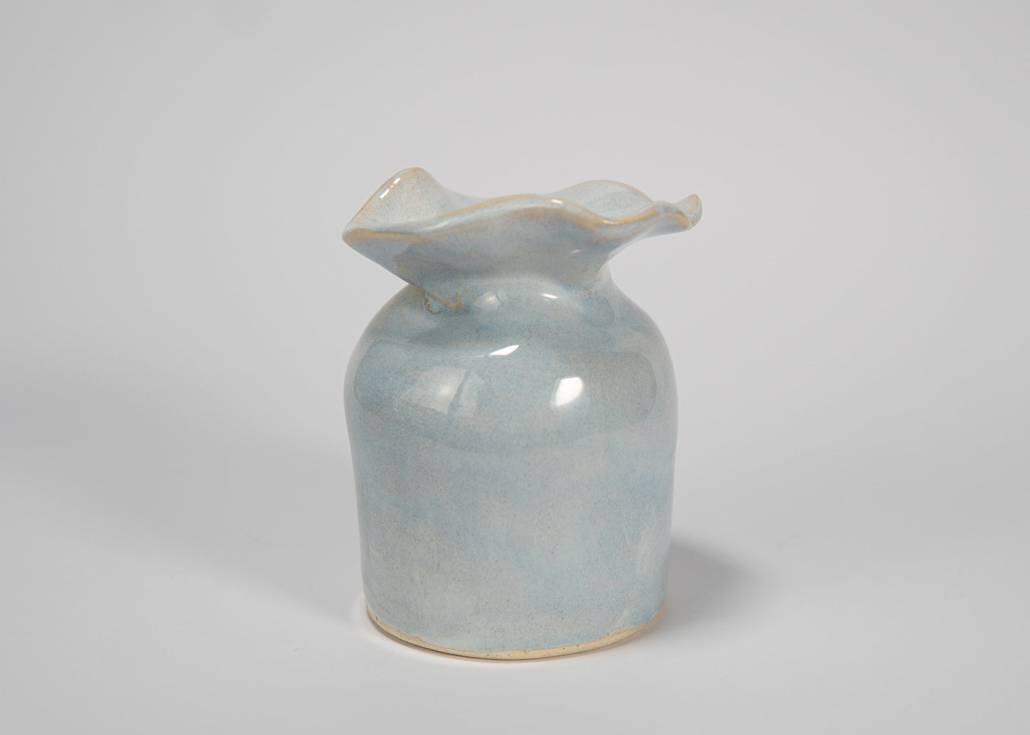 Handmade Soft Blue Ceramic Vase – Small Bud Vase for Fresh Flowers & Home Decor